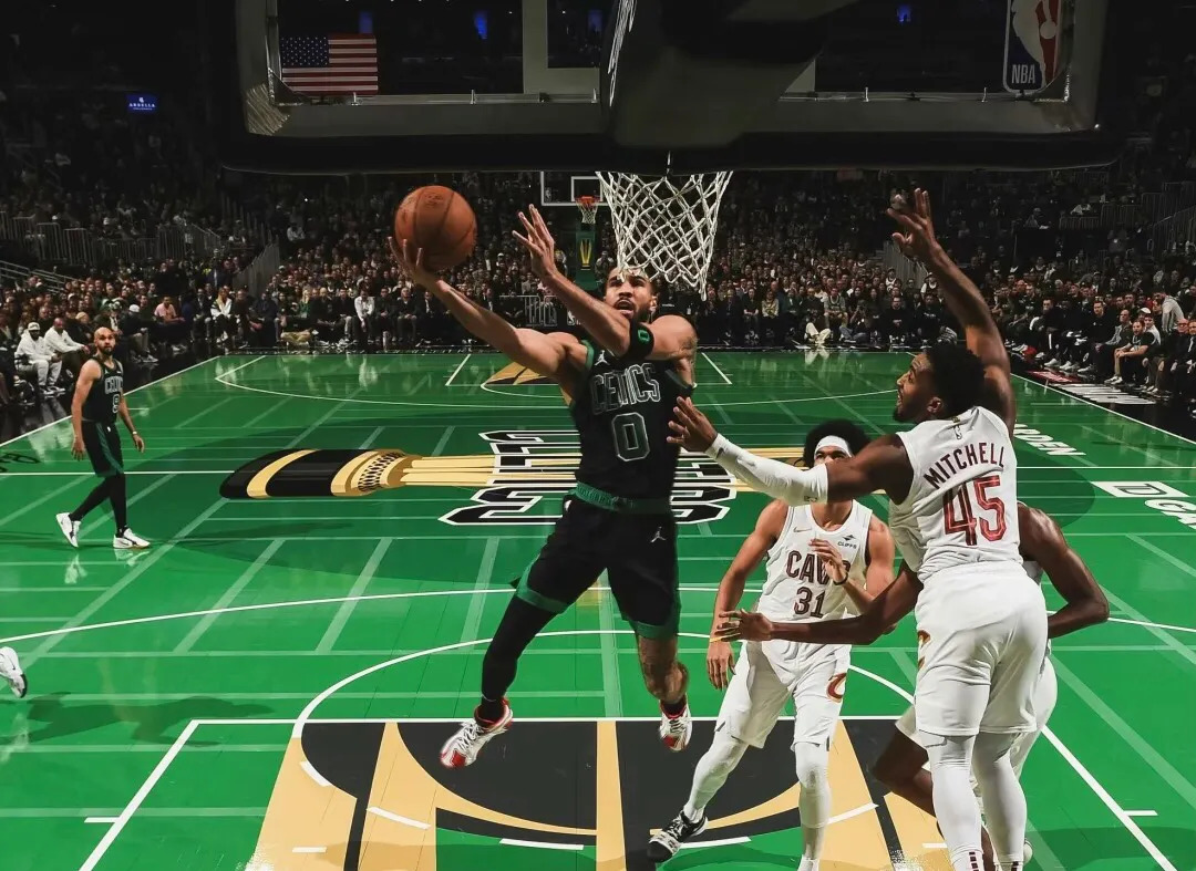 开云体育-步行者客场击败黄蜂，韦德复出贡献全力的简单介绍