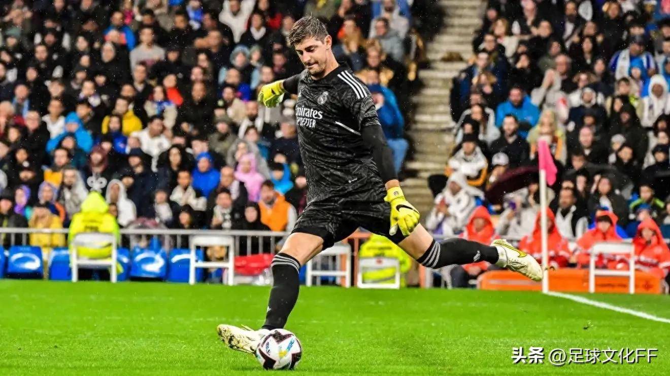 关于切尔西门将库尔图瓦表现抢眼，帮助球队获胜的信息