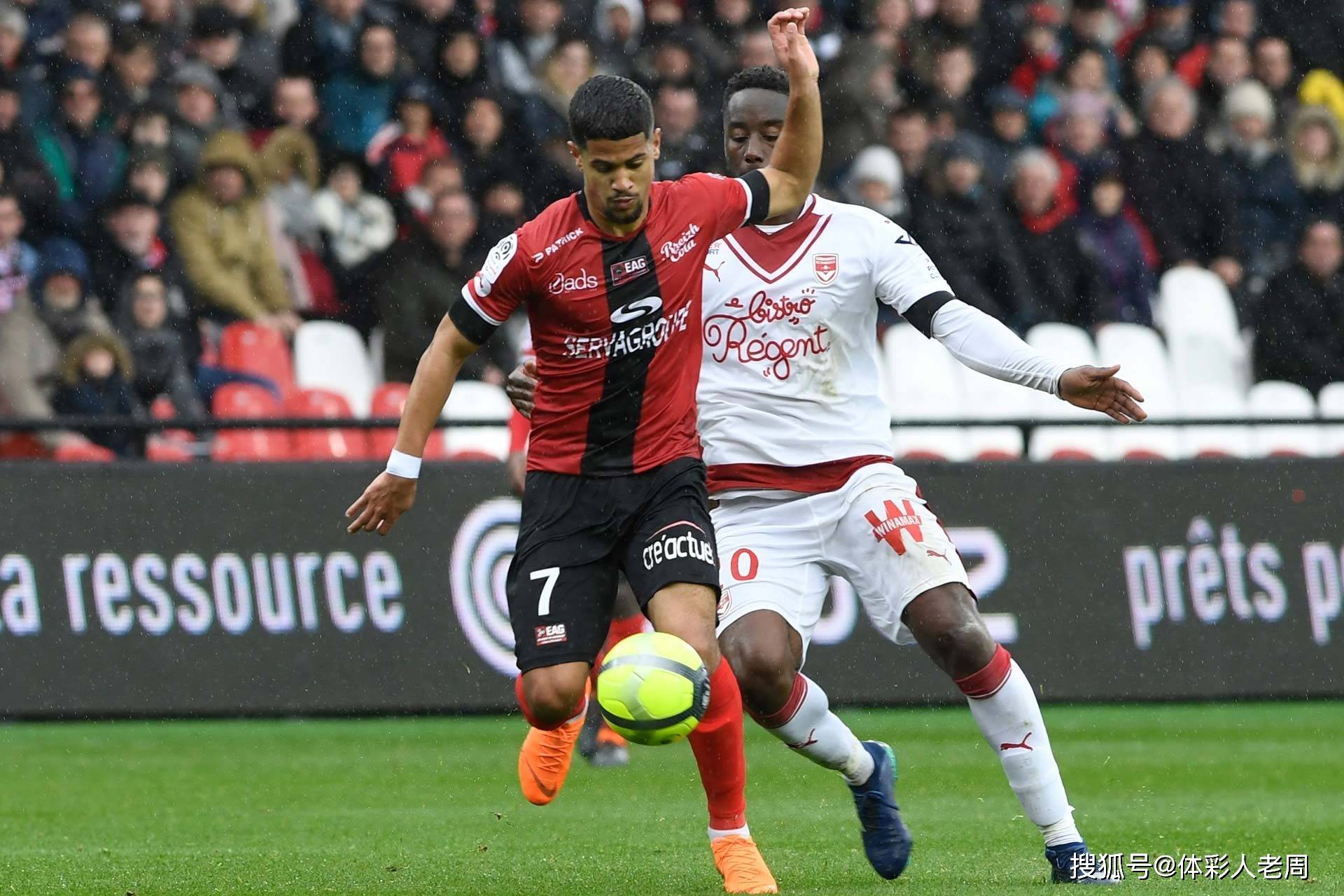 甘冈主场大胜，轻松击败对手赢得比赛