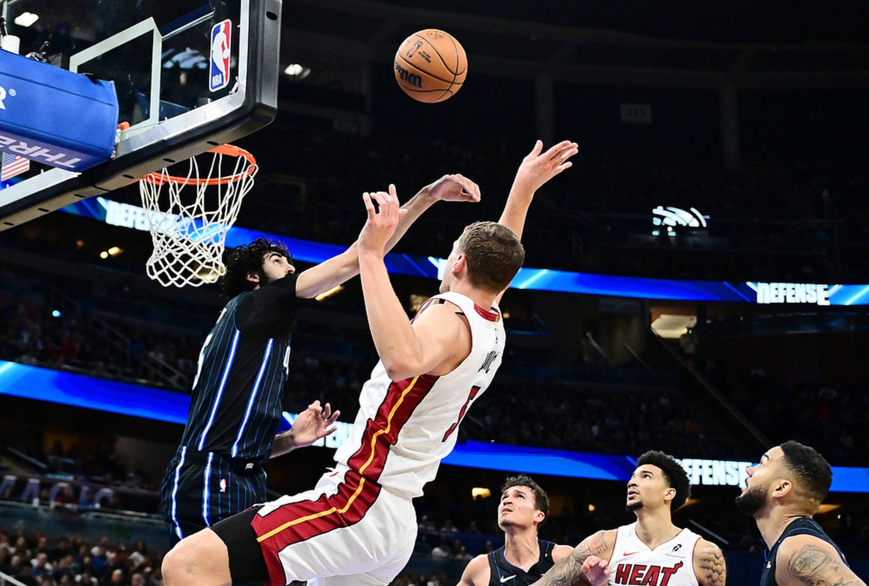 关于热火队惊险赢球,取得关键胜利的信息 关于热火队惊险赢球,取得关键胜利的信息