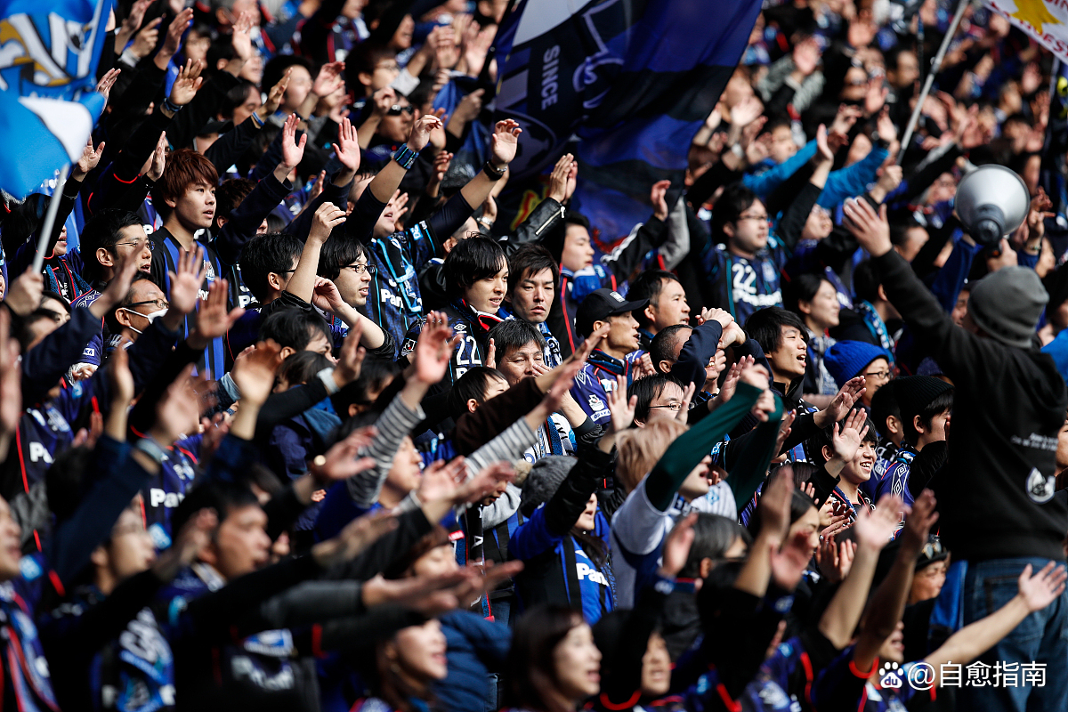 开云官方app入口-国际米兰球员因红牌被罚下，球队陷入劣势