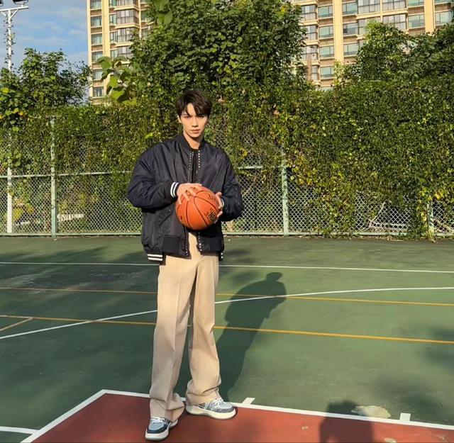 篮球明星在社交平台上分享了训练日常 篮球明星在社交平台上分享了训练日常