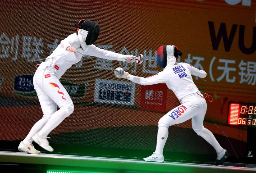 包含突然暴发!选手奋力击退对手获得击剑金牌的词条 包含突然暴发!选手奋力击退对手获得击剑金牌的词条