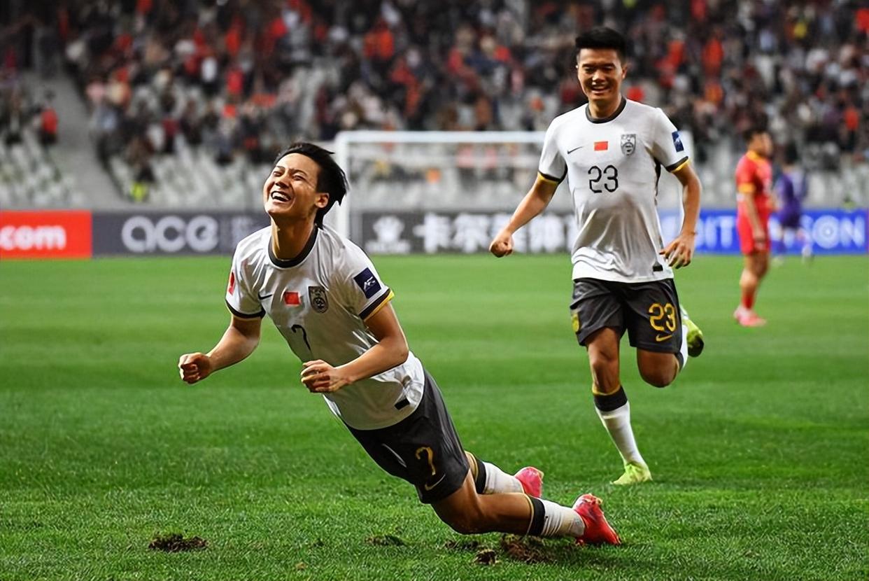 包含年轻球员表现抢眼,成为球队新希望的词条 包含年轻球员表现抢眼,成为球队新希望的词条