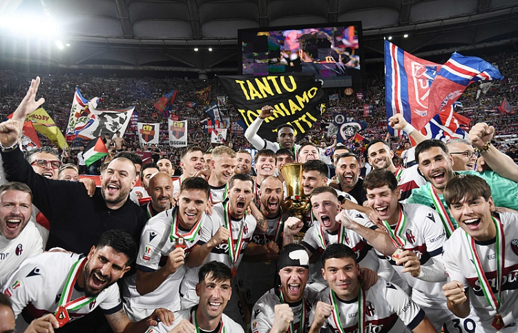 开云体育平台APP-实力强大的AC米兰夺得冠军