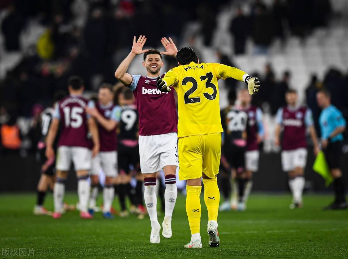 伯恩利主场丧失领先被西汉姆联反超，联赛形势正败颓缠的简单介绍