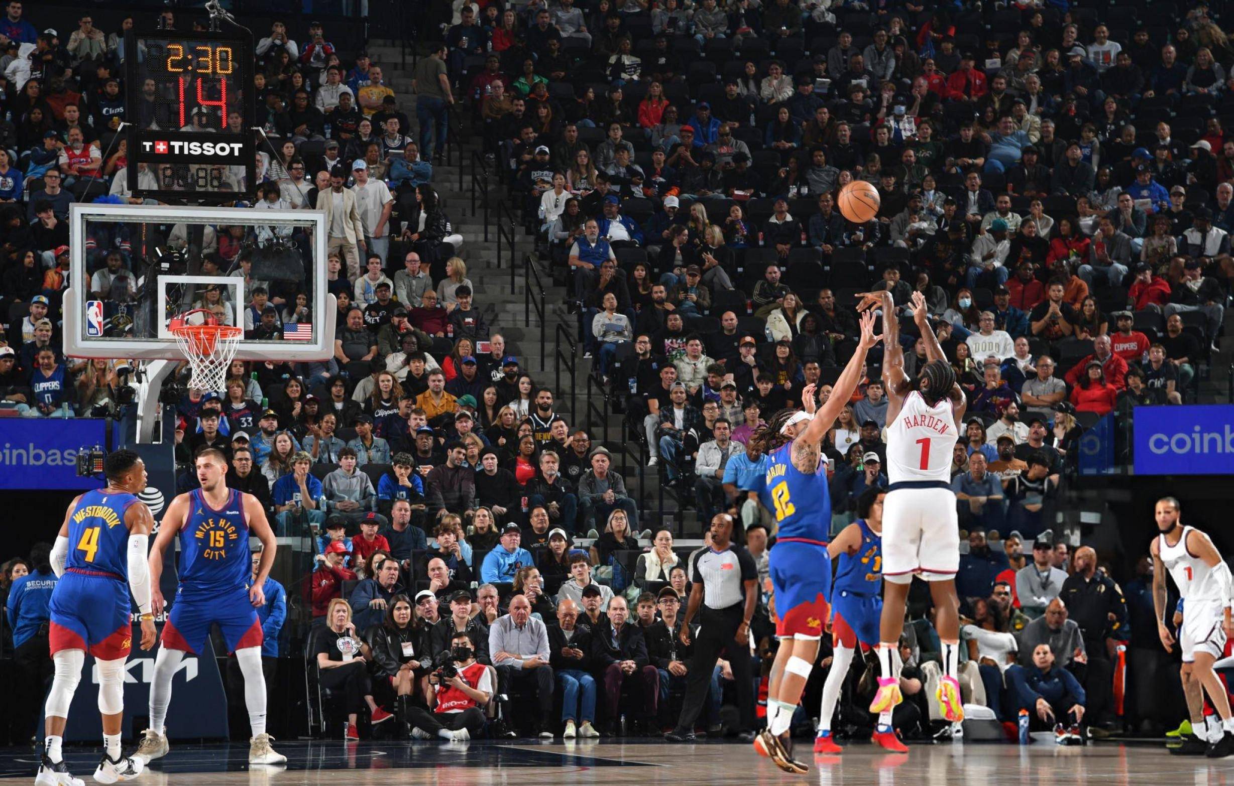 关于火箭客场擒下魔术,哈登全场分的信息 关于火箭客场擒下魔术,哈登全场分的信息