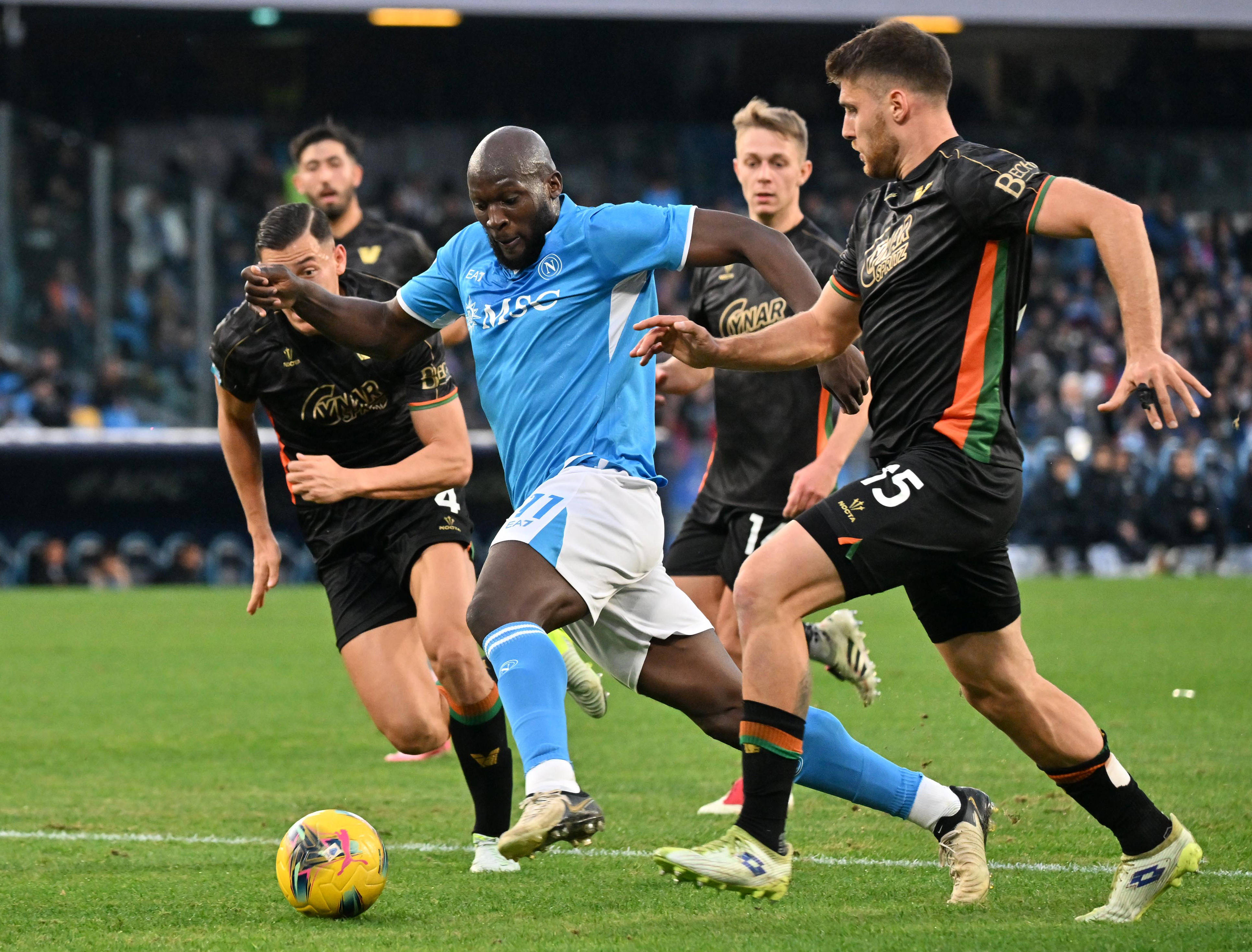 那不勒斯客场力克热那亚,保持不败纪录 那不勒斯客场力克热那亚,保持不败纪录