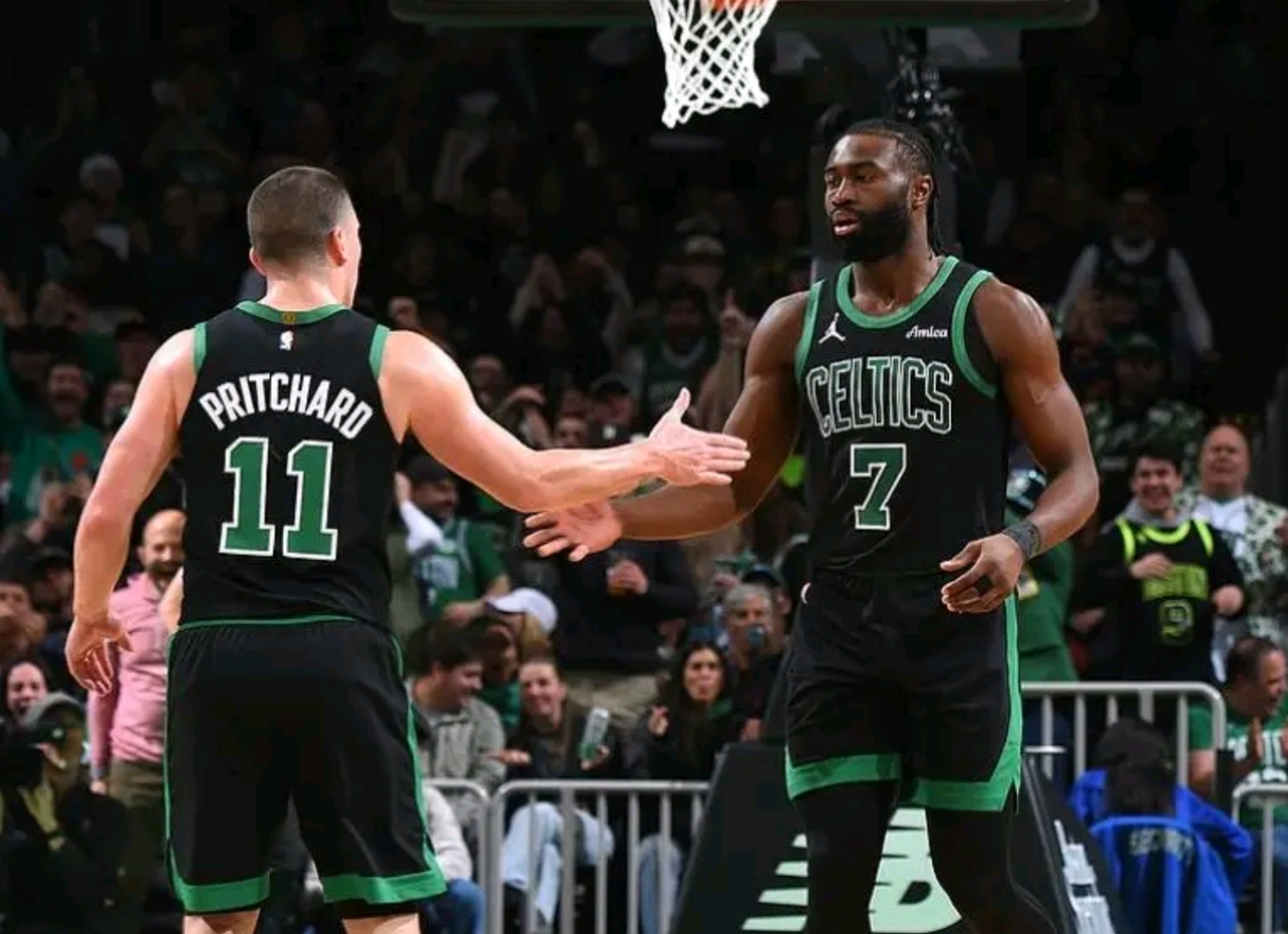 步行者队战胜凯尔特人,稳坐东部第四坐升降台的简单介绍 步行者队战胜凯尔特人,稳坐东部第四坐升降台的简单介绍