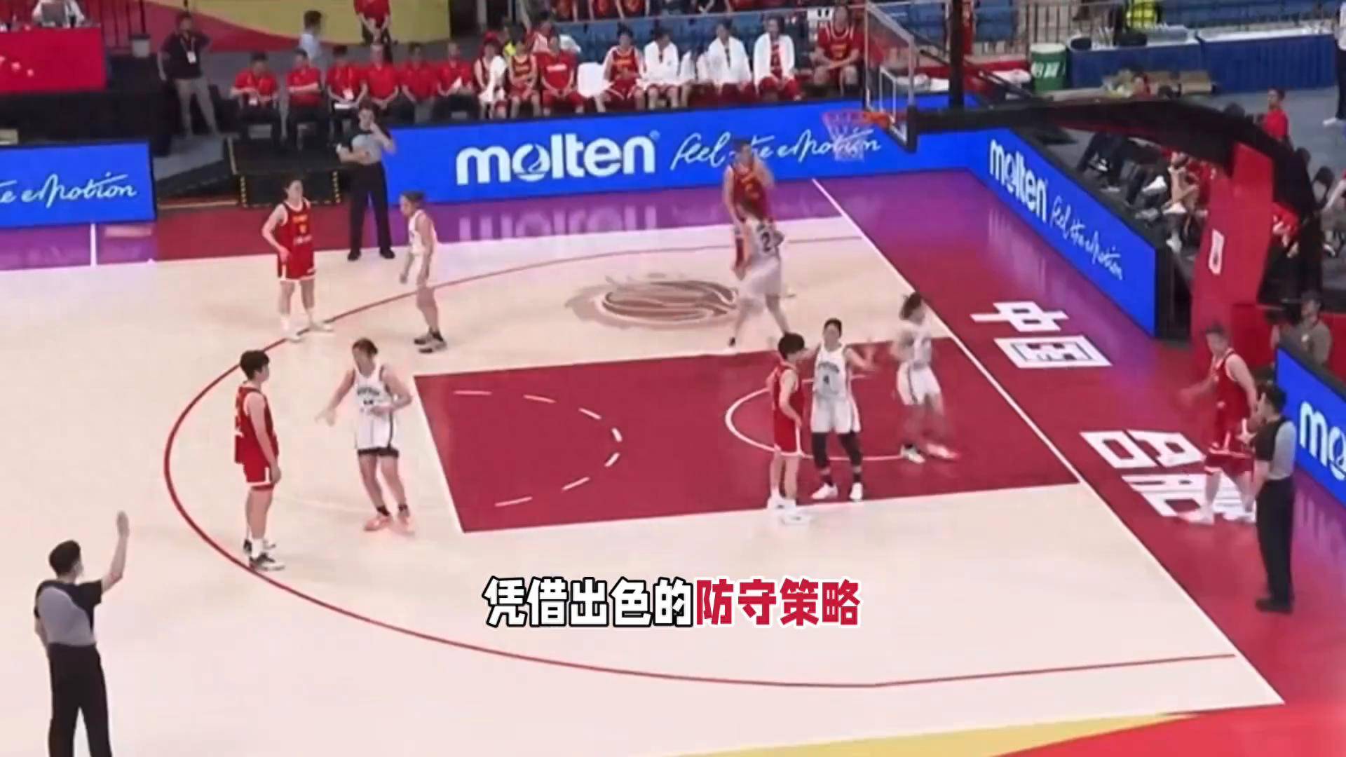 主场球队在比赛中赢得胜利守住领先位置 主场球队在比赛中赢得胜利守住领先位置