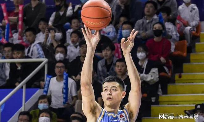 开云体育APP下载-球员个人表现出色，助球队获胜关键！