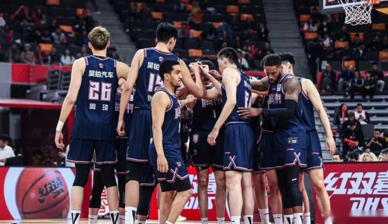 开云体育app-广东宏远开启四连胜模式，全队发挥稳定