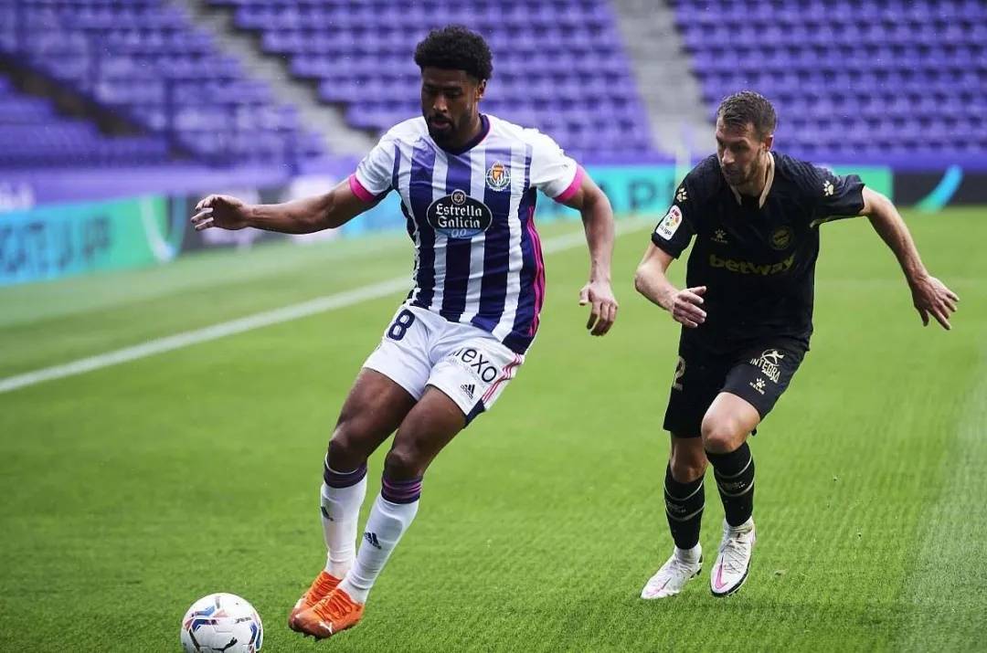 斯佩齐亚主场胜利，球队士气高涨