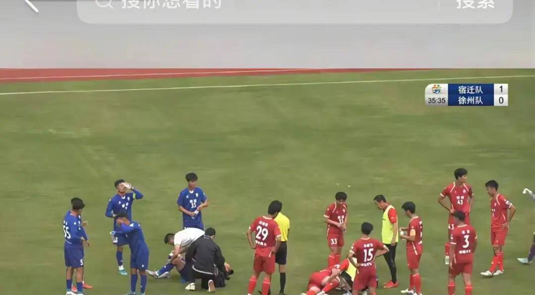 足球联赛场面火爆,胜负难料 足球联赛场面火爆,胜负难料