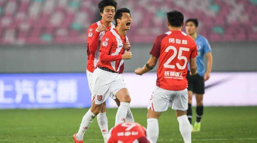 河南建业主场不敌北京国安,遭遇两连败 河南建业主场不敌北京国安,遭遇两连败