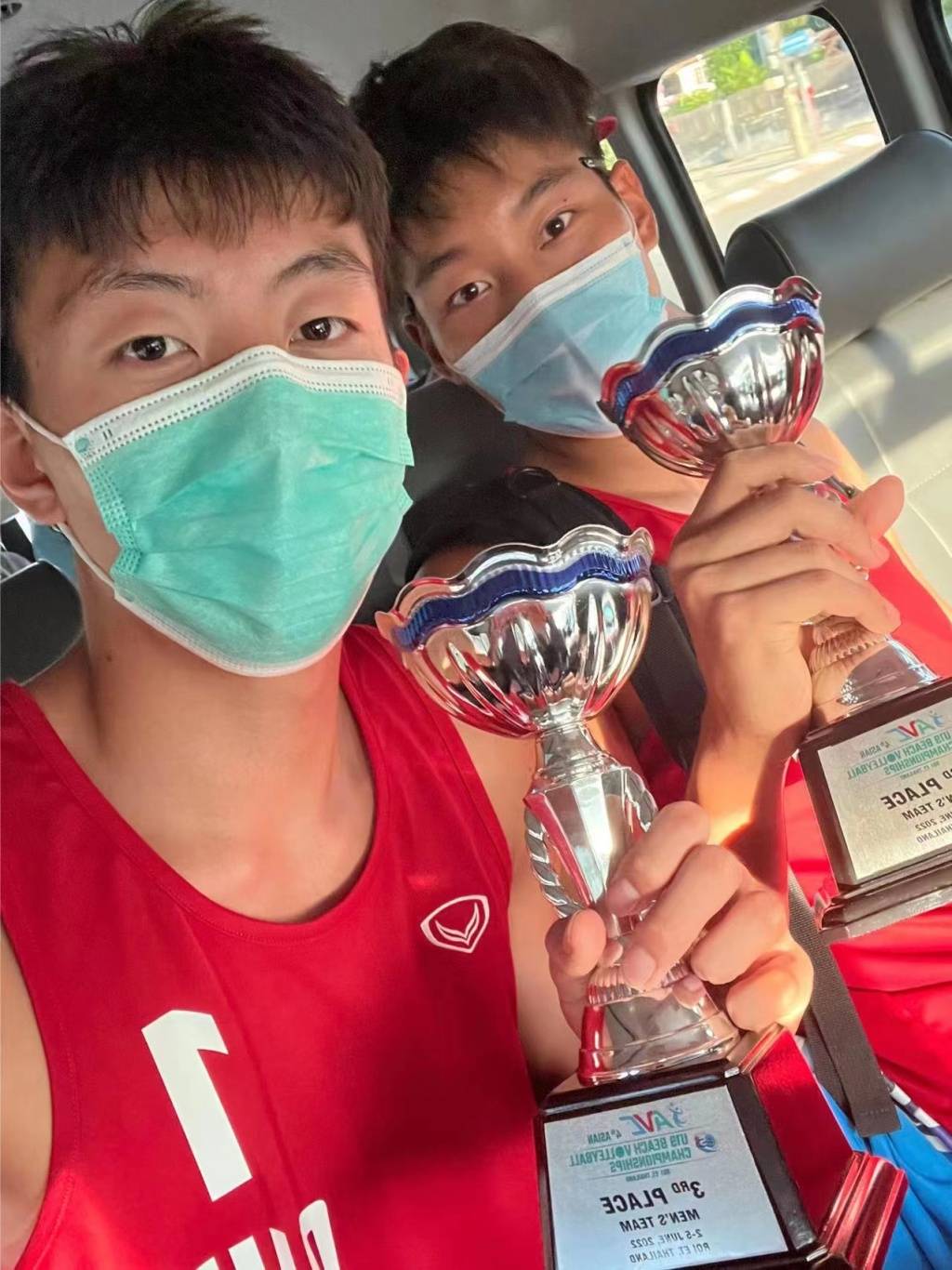 阿尔巴尼亚队获得排球男子团体赛第三名 阿尔巴尼亚队获得排球男子团体赛第三名