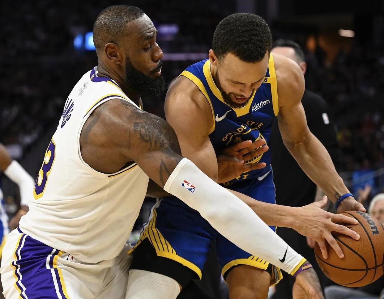 开云体育官网-湖人战胜勇士詹姆斯带队助力湖人胜利在望