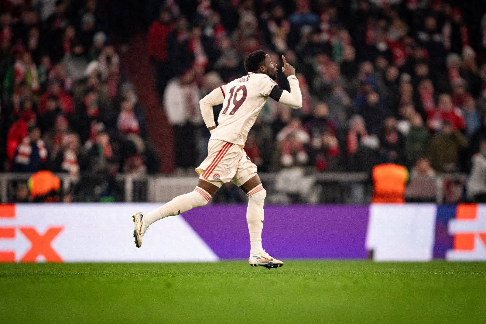 开云平台-巴黎圣日耳曼逆转拜仁，晋级欧冠半决赛