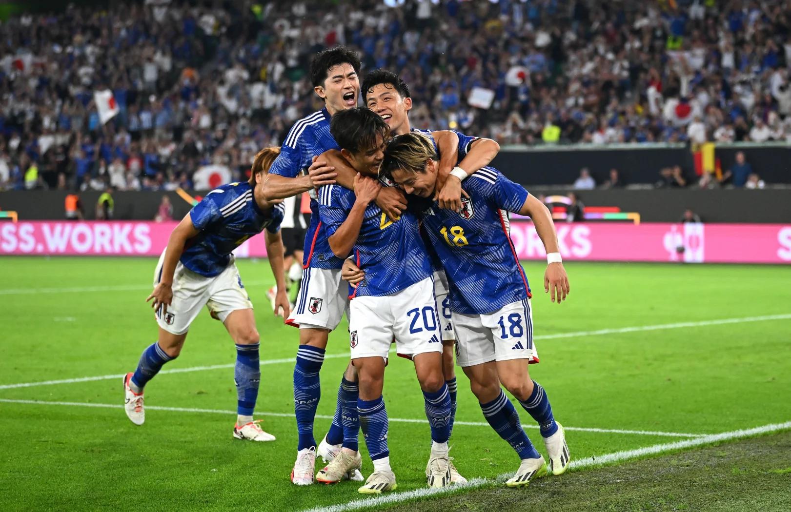 沙尔克再度告负,客场苦战不利 沙尔克再度告负,客场苦战不利