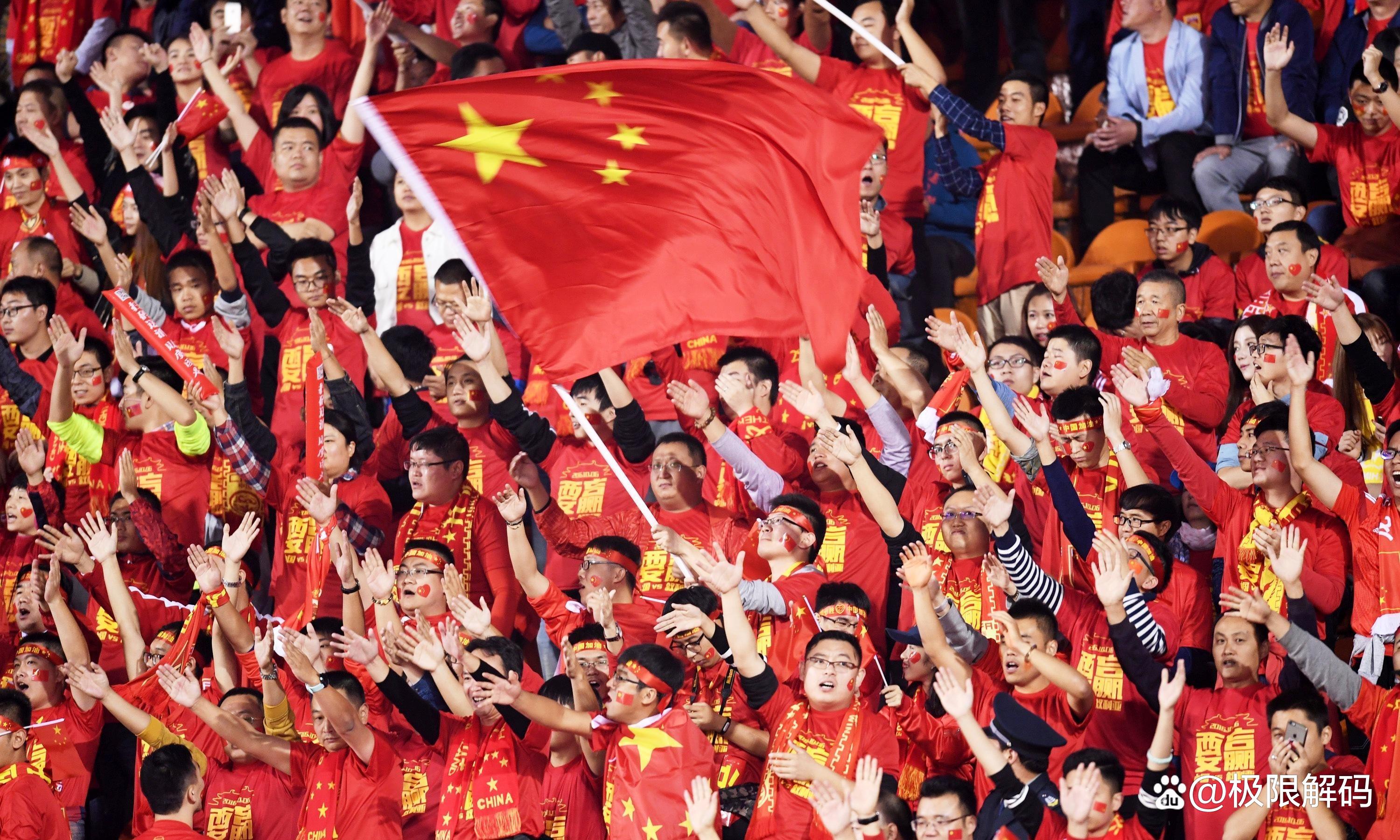 国内足球领域蓬勃发展，高水平比赛引人瞩目