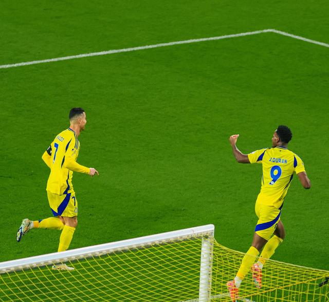 赛场上的精彩表现令人瞠目结舌，谁能够称霸赛场？