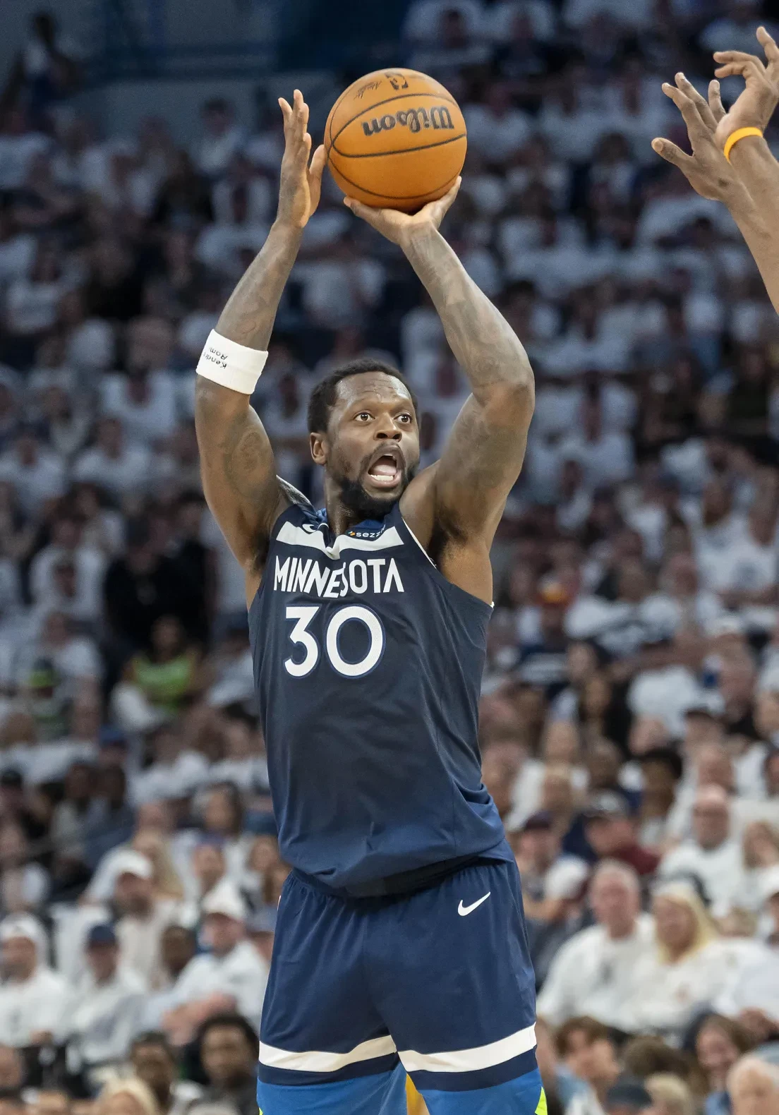 尼克斯逆袭勇士，兰德尔成绝对领袖，带领全队杀退勇士