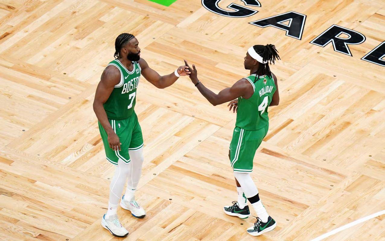 开云体育在线-雄鹿力克凯尔特人，取得胜利